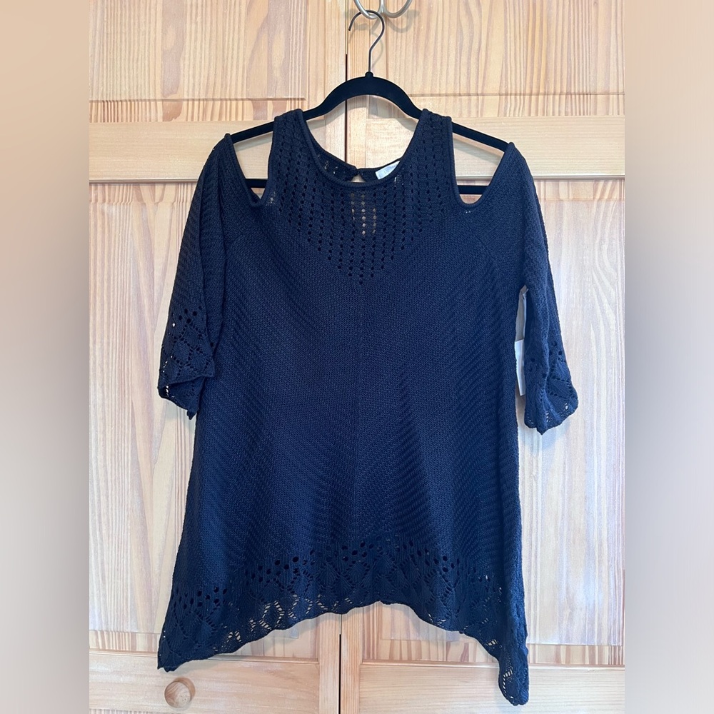 NWT Lauren Conrad women’s cold shoulder top black size large